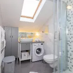 6 Bedroom In *