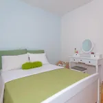 Дом отдыха 6 Bedroom In Svib
