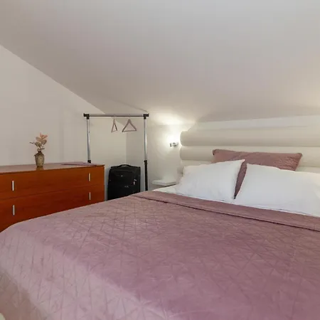 Дом отдыха 6 Bedroom In *