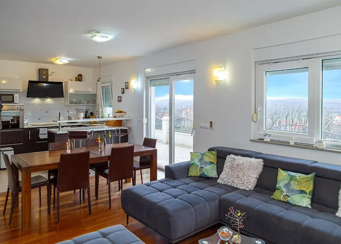 Holiday home 6 Bedroom In *